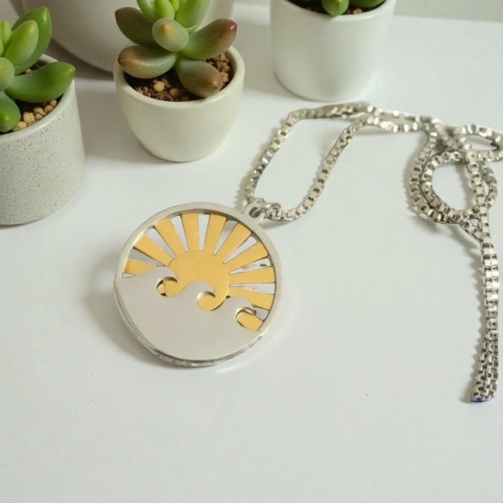 ✅NEW✅ 18K Gold Plated Stainless Steel Sun/Waves 2-Tone Pendant Necklace